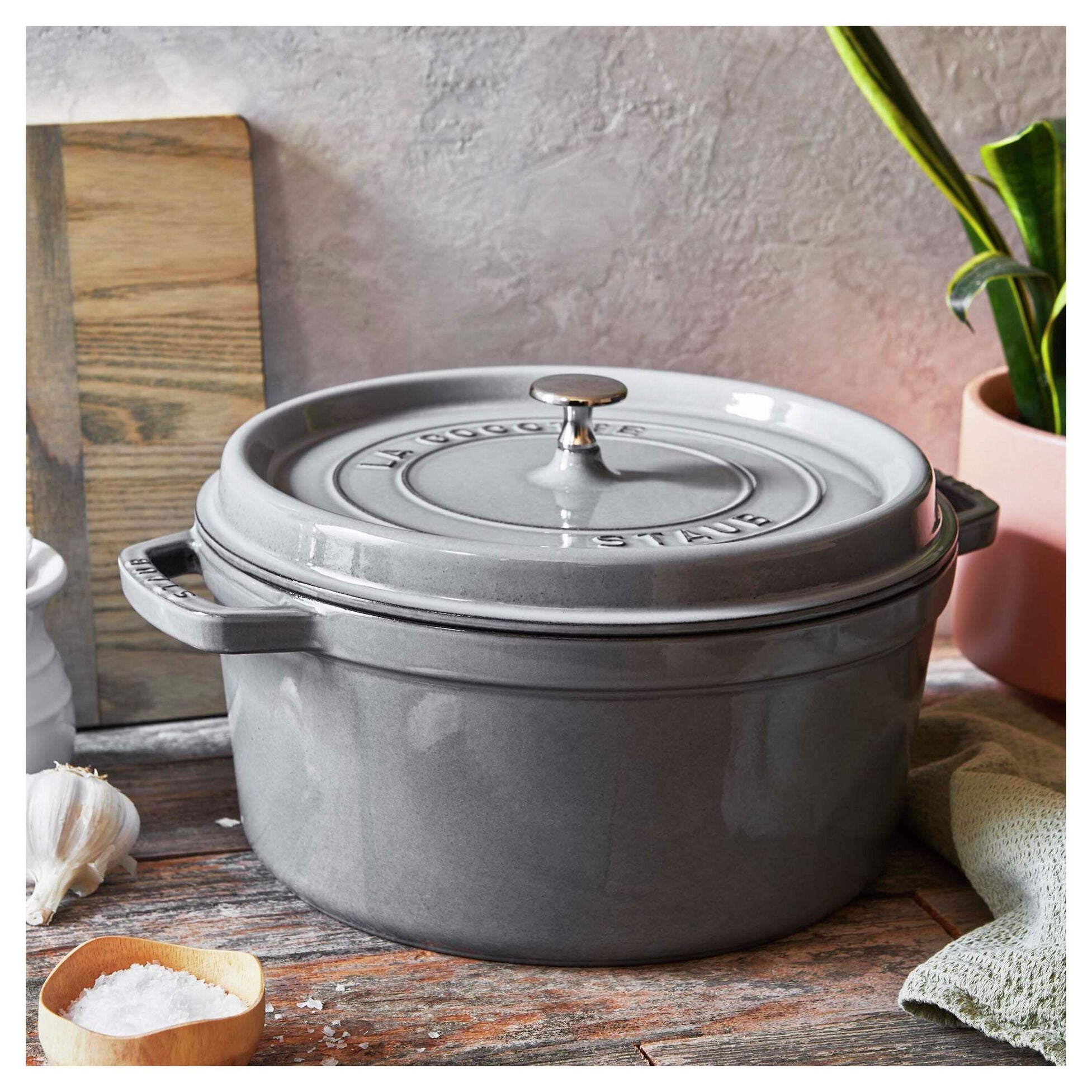Staub Round Cocotte 3.7L / 4-Qt Graphite Grey